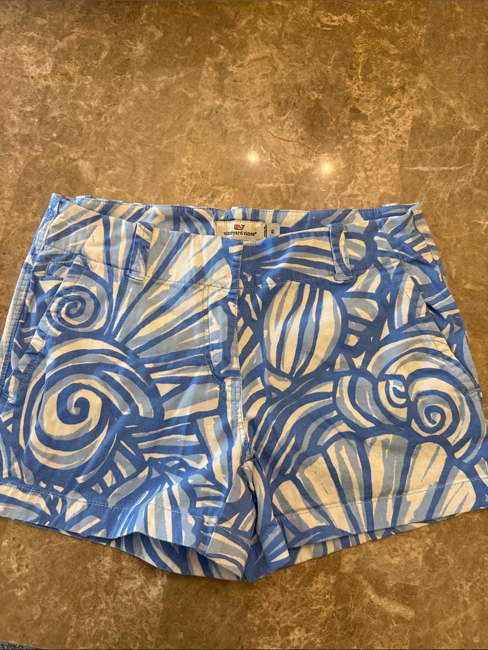 Vineyard Vines Blue & White Swirl Print Women’s Shorts GUC